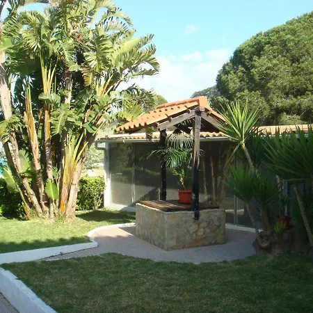 Casa De Flor Do Jardim בית אירוח *