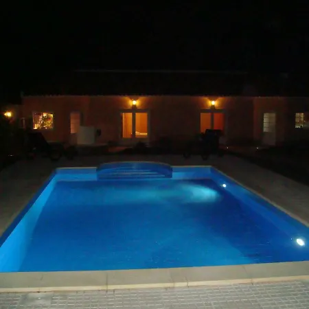 Casa De Flor Do Jardim Malveira